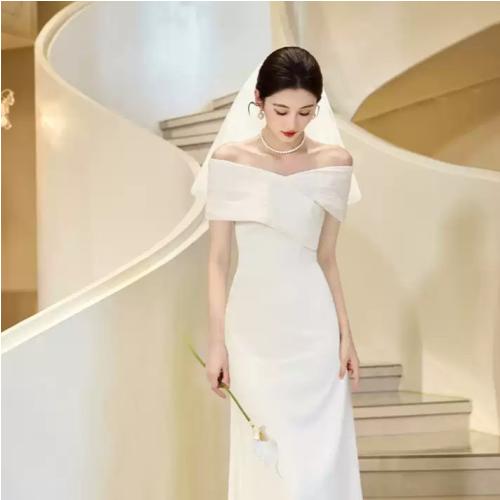 Elegant Off-Shoulder Bridal Gown