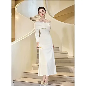 Elegant Off-Shoulder Bridal Gown